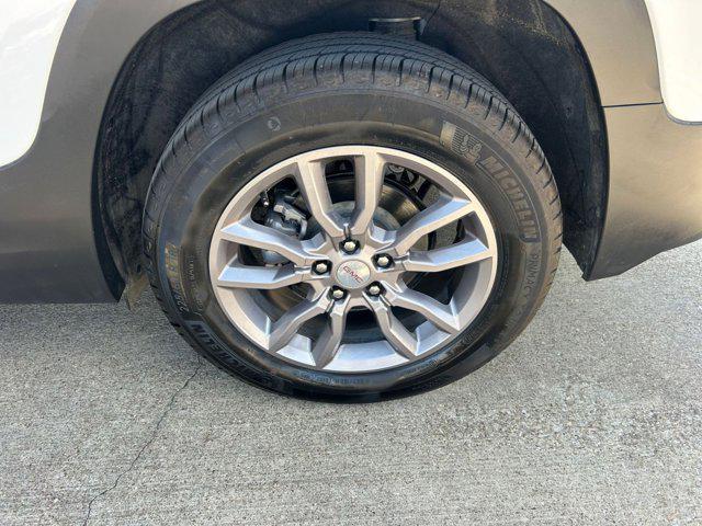 Photo of 2024 Summit White GMC Terrain