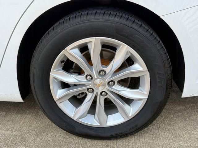 Photo of 2023 Summit White Chevrolet Malibu