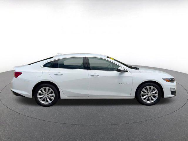 Photo of 2023 Summit White Chevrolet Malibu