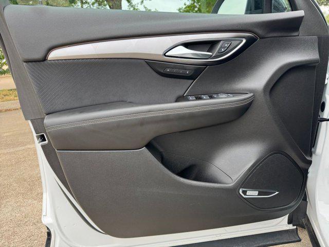 Photo of 2024 Summit White Buick Envision