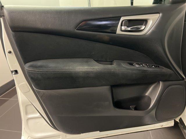 Photo of 2015 Pearl Nissan Pathfinder