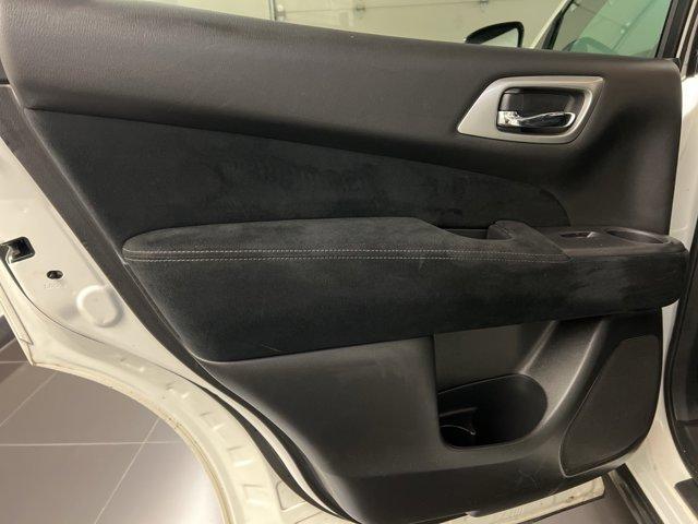 Photo of 2015 Pearl Nissan Pathfinder