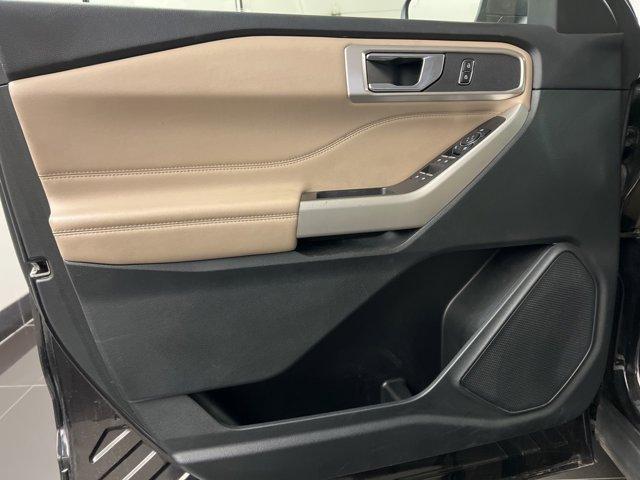 Photo of 2023 Black Metallic Ford Explorer