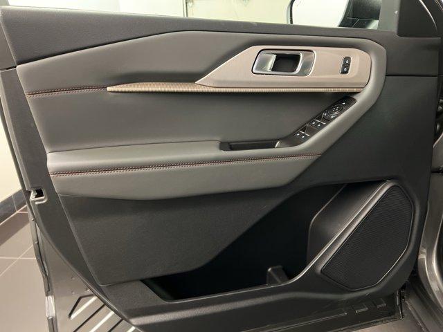 Photo of 2025 Carbonized Gray Metallic Ford Explorer