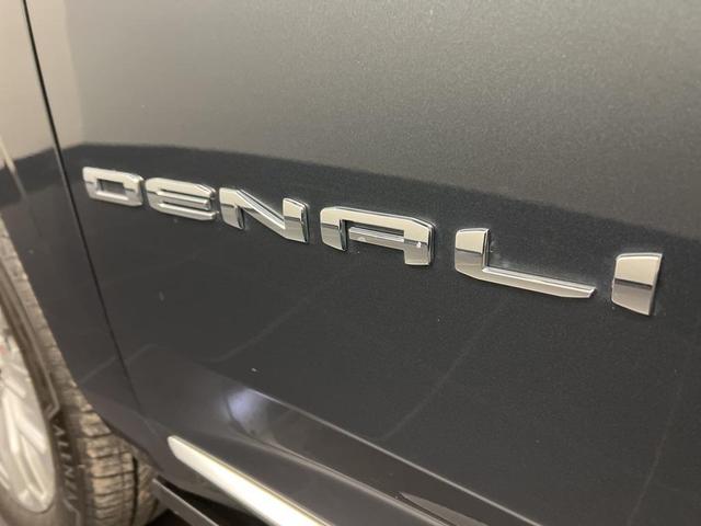 Photo of 2021 Hunter Metallic GMC Yukon