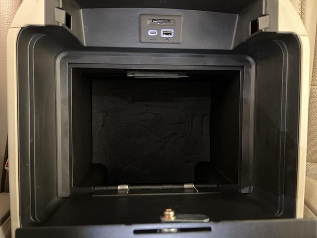 Photo of 2021 Hunter Metallic GMC Yukon