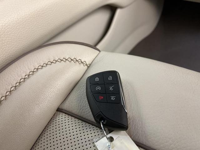 Photo of 2021 Hunter Metallic GMC Yukon