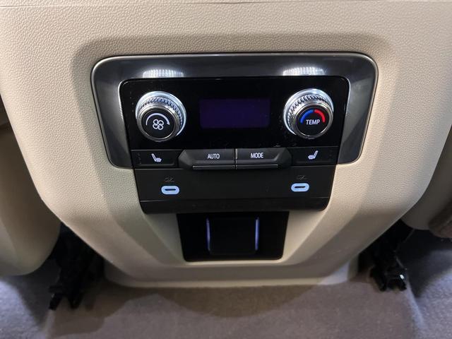 Photo of 2021 Hunter Metallic GMC Yukon