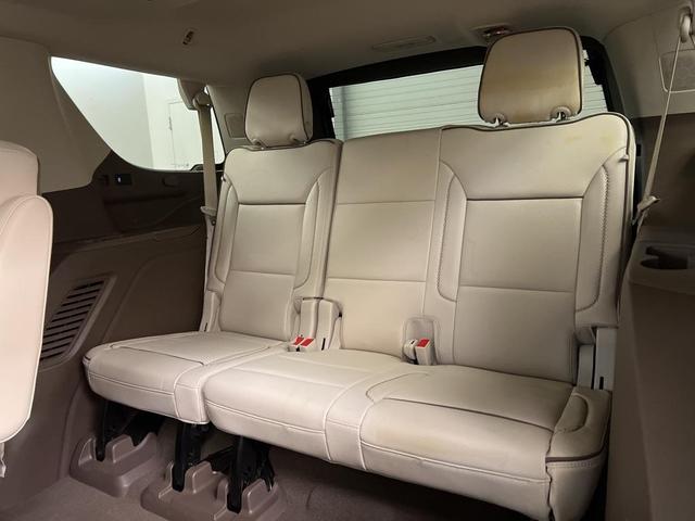 Photo of 2021 Hunter Metallic GMC Yukon