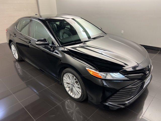 Photo of 2019 Midnight Black Metallic Toyota Camry