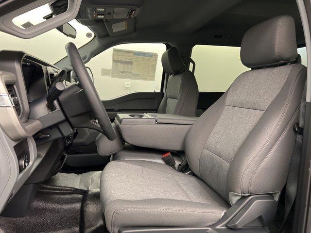 Photo of 2025 Oxford White Ford F-250