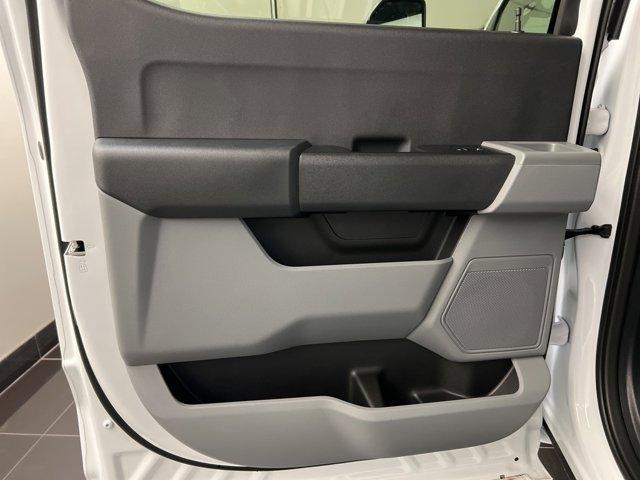Photo of 2025 Oxford White Ford F-250