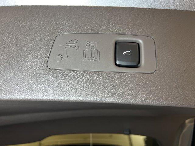 Photo of 2024 Silver Radiance Metallic Lincoln Corsair