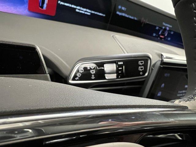 Photo of 2025 White Platinum Clearcoat Metallic Lincoln Nautilus