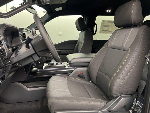 Photo of 2025 Oxford White Ford F-150
