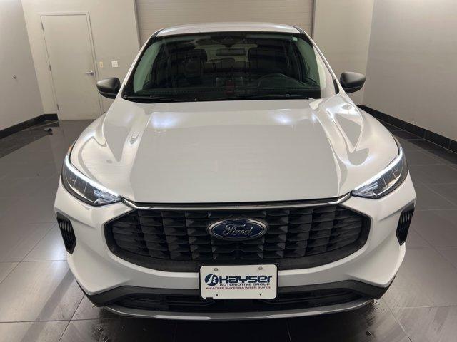 Photo of 2024 Oxford White Ford Escape