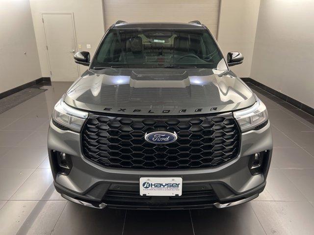 Photo of 2025 Carbonized Gray Metallic Ford Explorer