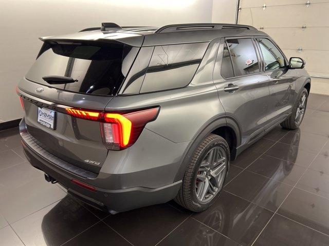 Photo of 2025 Carbonized Gray Metallic Ford Explorer