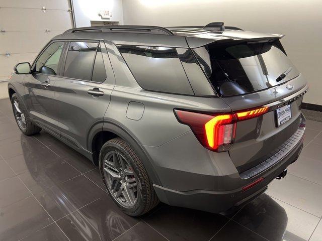 Photo of 2025 Carbonized Gray Metallic Ford Explorer