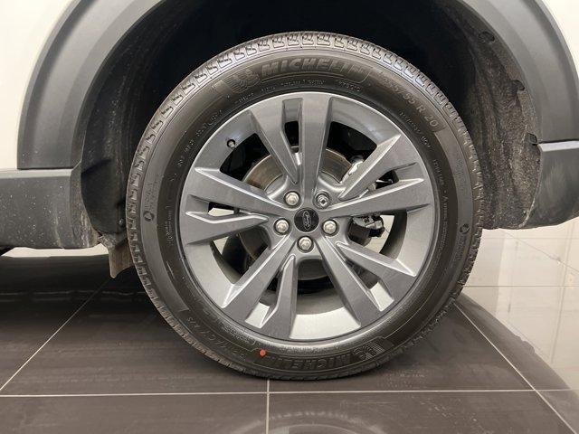 Photo of 2025 Star White Ford Explorer