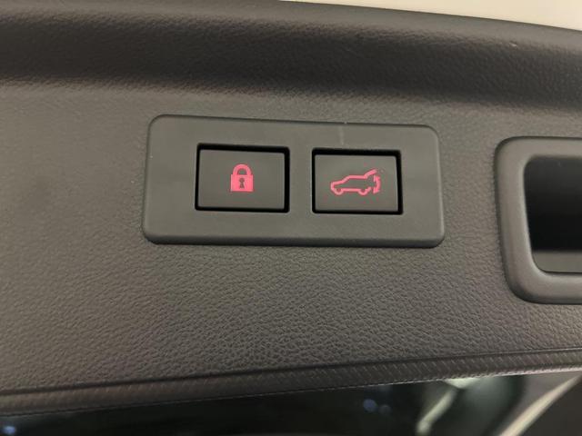 Photo of 2020 Crystal White Pearl Subaru Forester