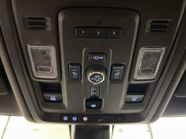 Photo of 2021 White Frost Tri-Coat GMC Yukon