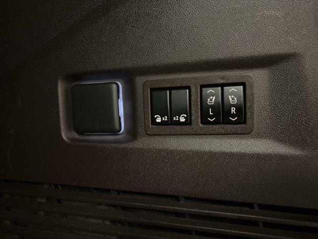 Photo of 2021 White Frost Tri-Coat GMC Yukon