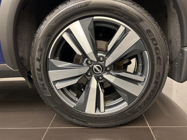 Photo of 2023 Caspian Blue Nissan Rogue