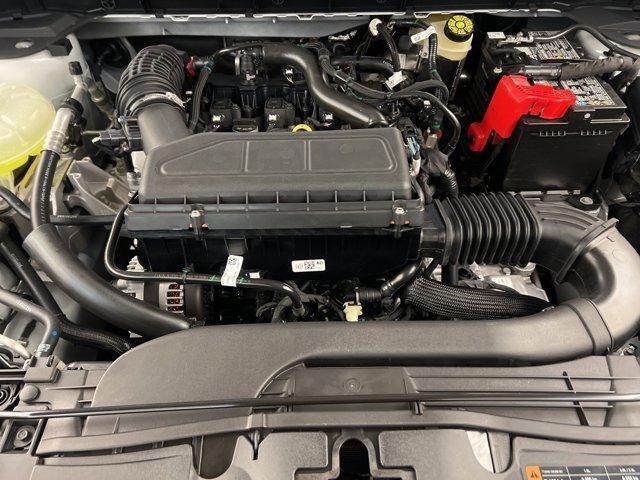 Photo of 2025 Star White Ford Escape