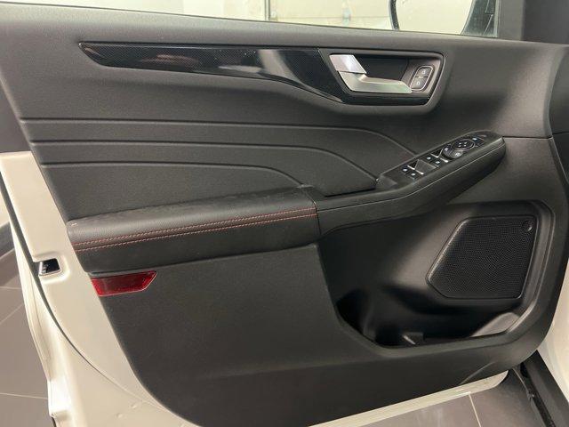 Photo of 2025 Star White Ford Escape