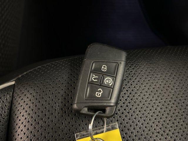Photo of 2022 Deep Black Pearl Effect Volkswagen Tiguan