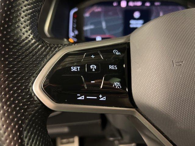 Photo of 2022 Deep Black Pearl Effect Volkswagen Tiguan