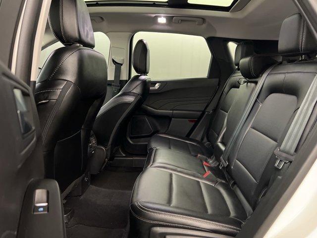 Photo of 2022 Star White Ford Escape