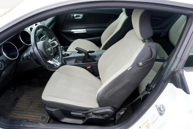 Photo of 2018 White Ford Mustang