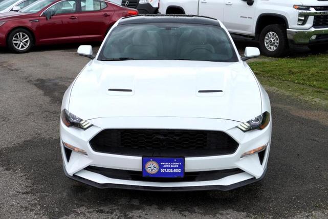 Photo of 2018 White Ford Mustang