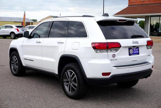 Photo of 2020 White Jeep Grand Cherokee