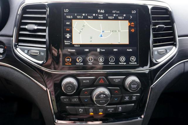 Photo of 2020 White Jeep Grand Cherokee