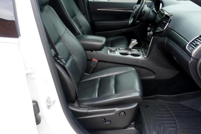 Photo of 2020 White Jeep Grand Cherokee