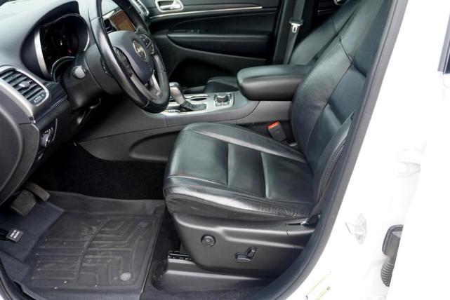 Photo of 2020 White Jeep Grand Cherokee