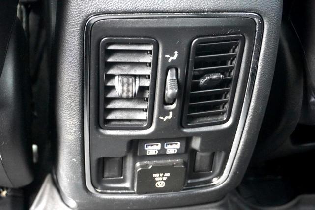 Photo of 2020 White Jeep Grand Cherokee