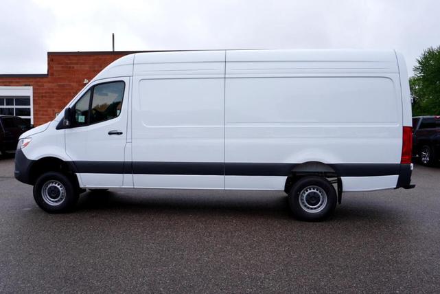 Photo of 2025 White Mercedes-Benz Sprinter 2500