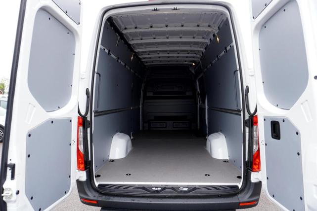 Photo of 2025 White Mercedes-Benz Sprinter 2500