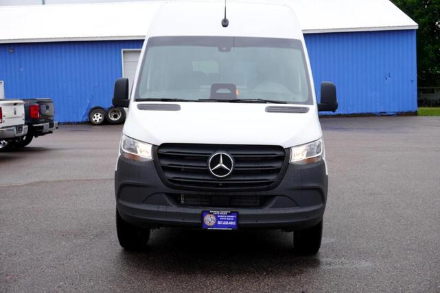Photo of 2025 White Mercedes-Benz Sprinter 2500