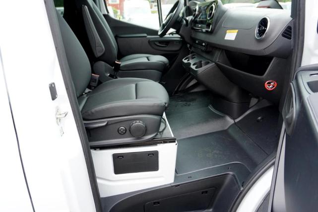 Photo of 2025 White Mercedes-Benz Sprinter 2500