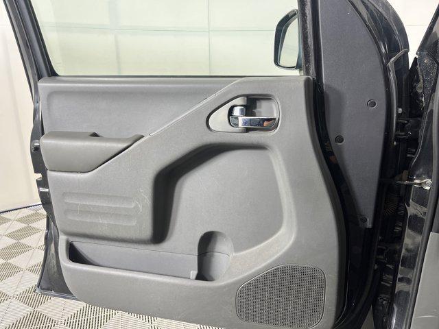 Photo of 2019 Magnetic Black Pearl Nissan Frontier