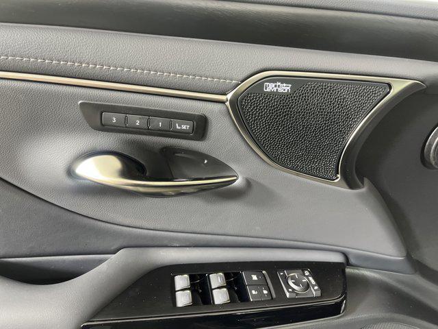 Photo of 2025 Cloudburst Gray Lexus ES 350