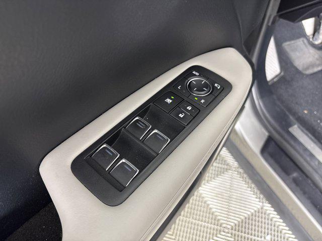 Photo of 2018 Atomic Silver Lexus RX 350