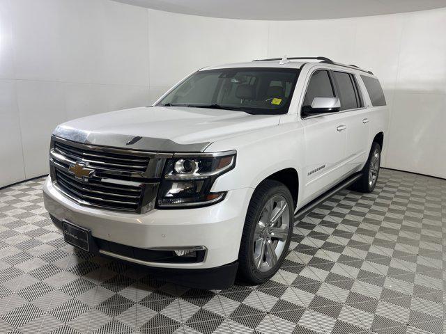 Photo of 2016 Iridescent Pearl Tricoat Chevrolet Suburban