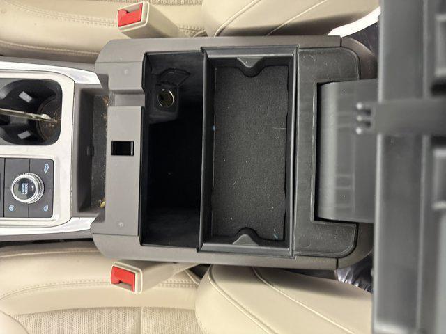 Photo of 2022 Rapid Red Metallic Tinted Clearcoat Ford Explorer