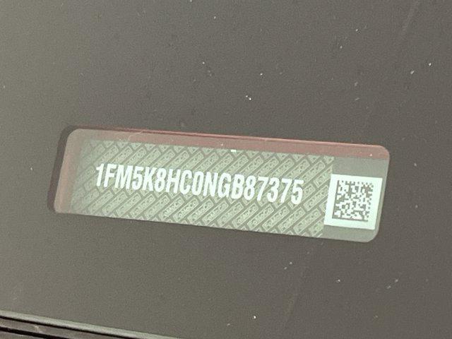 Photo of 2022 Rapid Red Metallic Tinted Clearcoat Ford Explorer